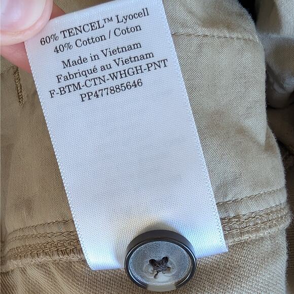 Everlane The Draper Pleated Wide Leg High Rise Pants in Buttersmooth , size 10R - Picture 9 of 9